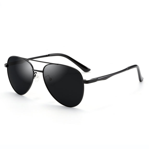 The new style goes with classic vintage sunglasses with sunglass lenses